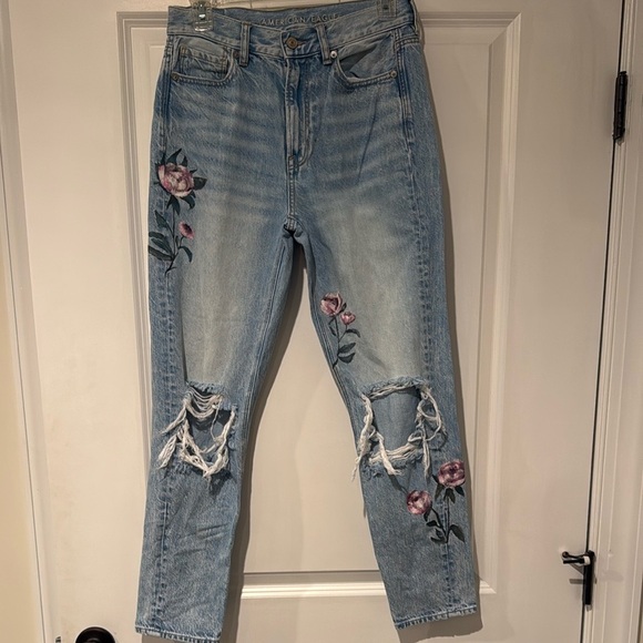 One of a kind pair of mom jeans with painted flowers - Picture 10 of 11
